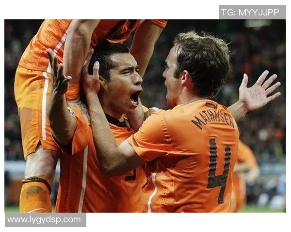 2014年世界杯经典对决回顾荷兰与乌拉圭的激烈较量与精彩瞬间 2014年世界杯经典对决回顾荷兰与乌拉圭的激烈较量与精彩瞬间