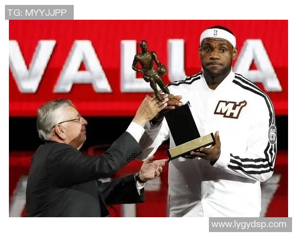 詹姆斯：篮球传奇的崛起与辉煌历程探秘