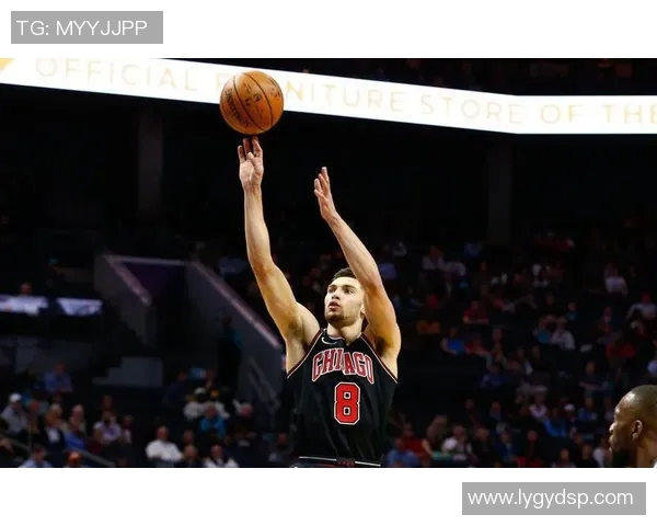 扎克拉文如何在NBA赛场上展现全能球技与领导力