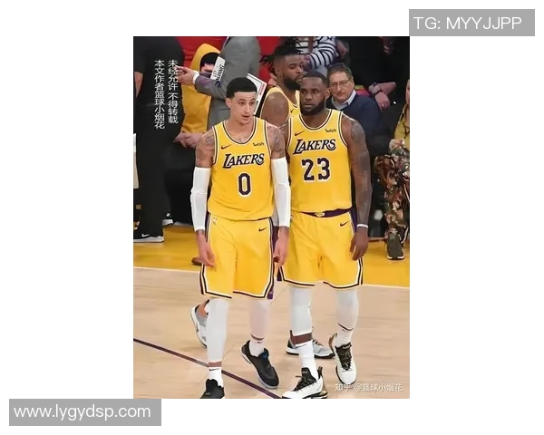 詹姆斯的传奇之路：从天才少年到NBA历史最佳球员的辉煌历程