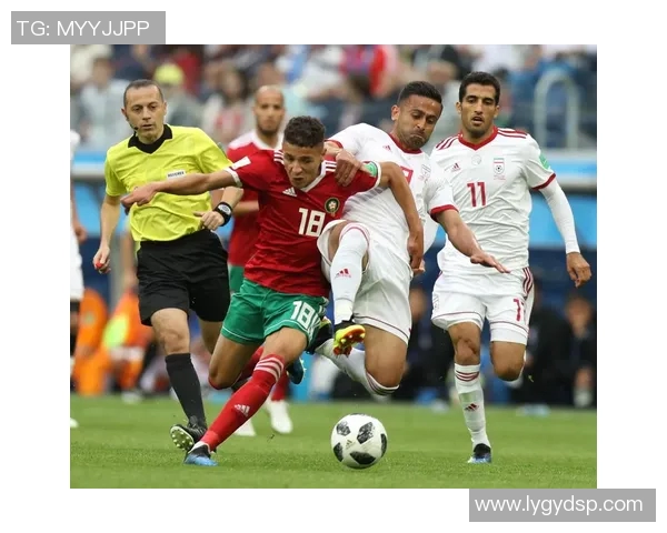 波斯波利斯队与棉农的激烈对决揭示伊朗足球的魅力与竞争力 波斯波利斯队与棉农的激烈对决揭示伊朗足球的魅力与竞争力