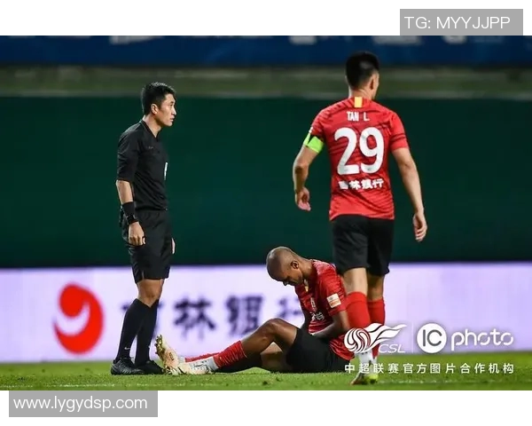 亚泰队精彩足球比赛直播回放全程回顾与精彩瞬间分析