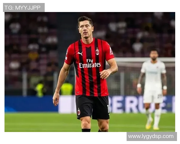 莱万携手球队再创辉煌新赛季目标直指冠军荣耀 莱万携手球队再创辉煌新赛季目标直指冠军荣耀