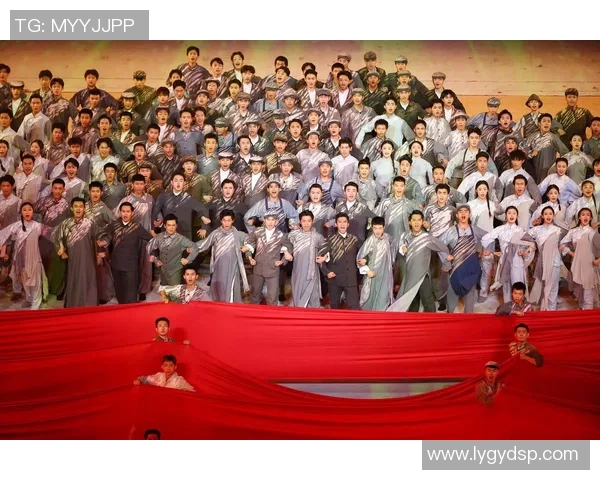 向艳梅的艺术人生与时代交响的绚丽篇章