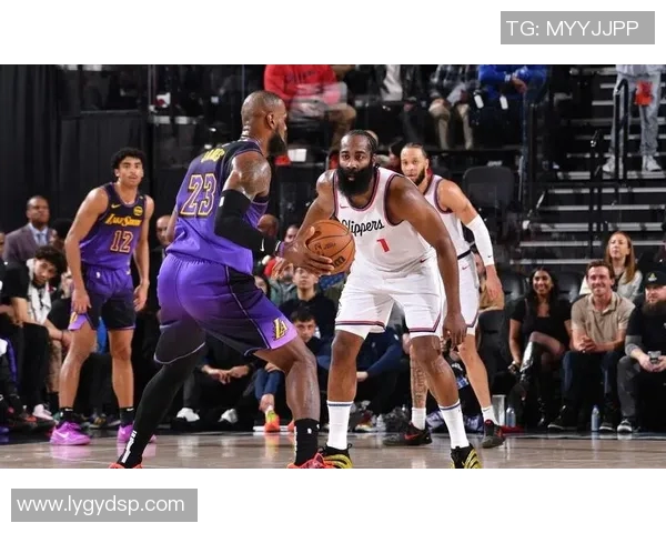 湖人对决快船精彩瞬间回顾及赛后分析全程直播盛况分享